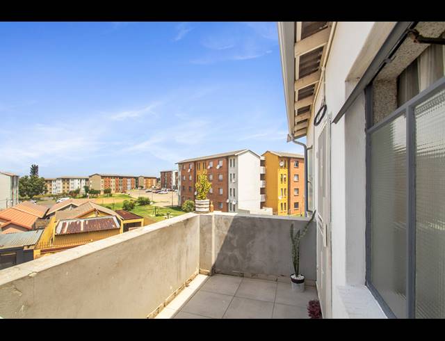 2 BEDROOM APARTMENT FOR SALE IN FLEURHOF